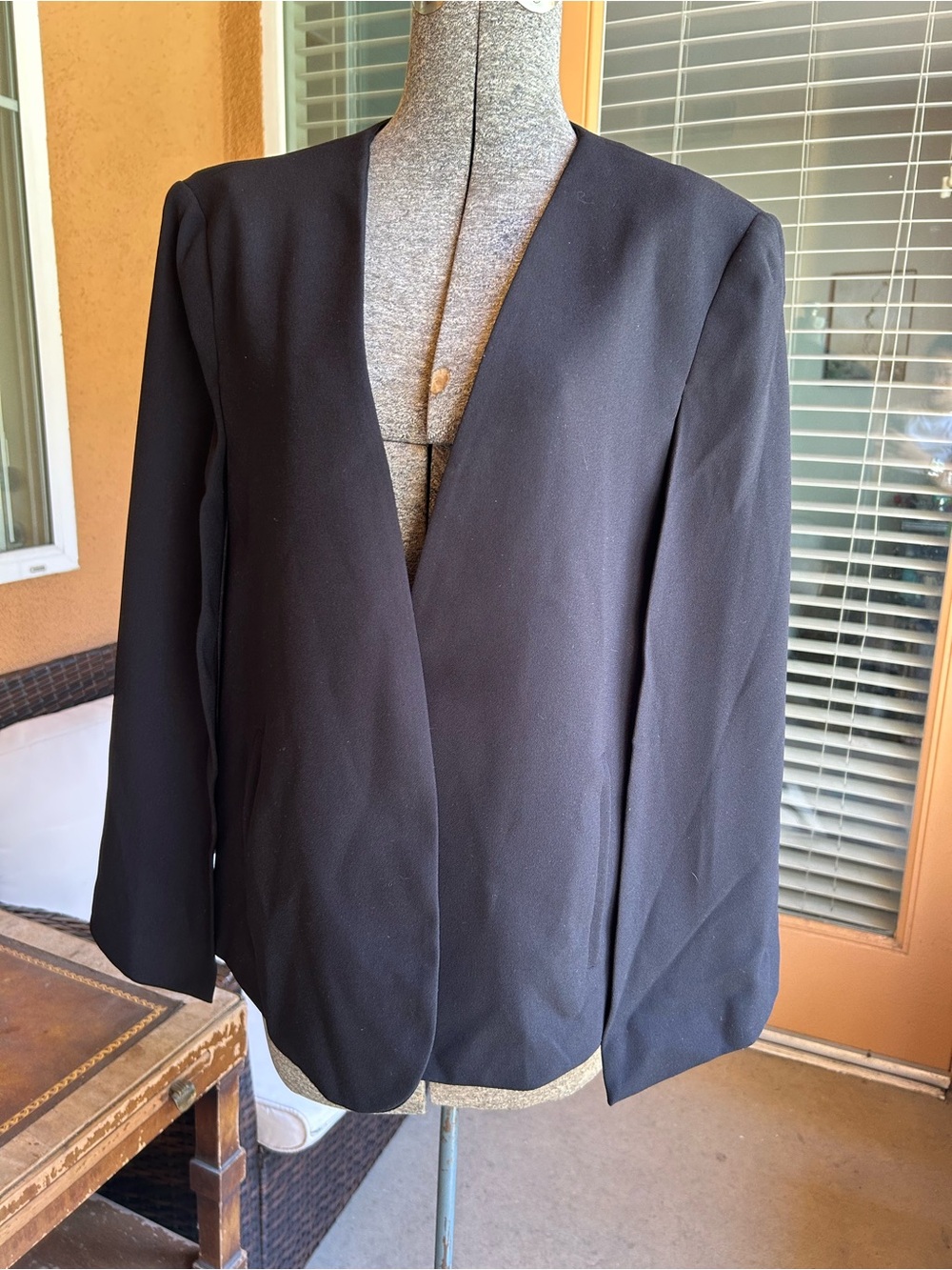 ZARA WOMAN BLACK CAPE BLAZER PONCHO JACKET SLITS WOMENS LARGE